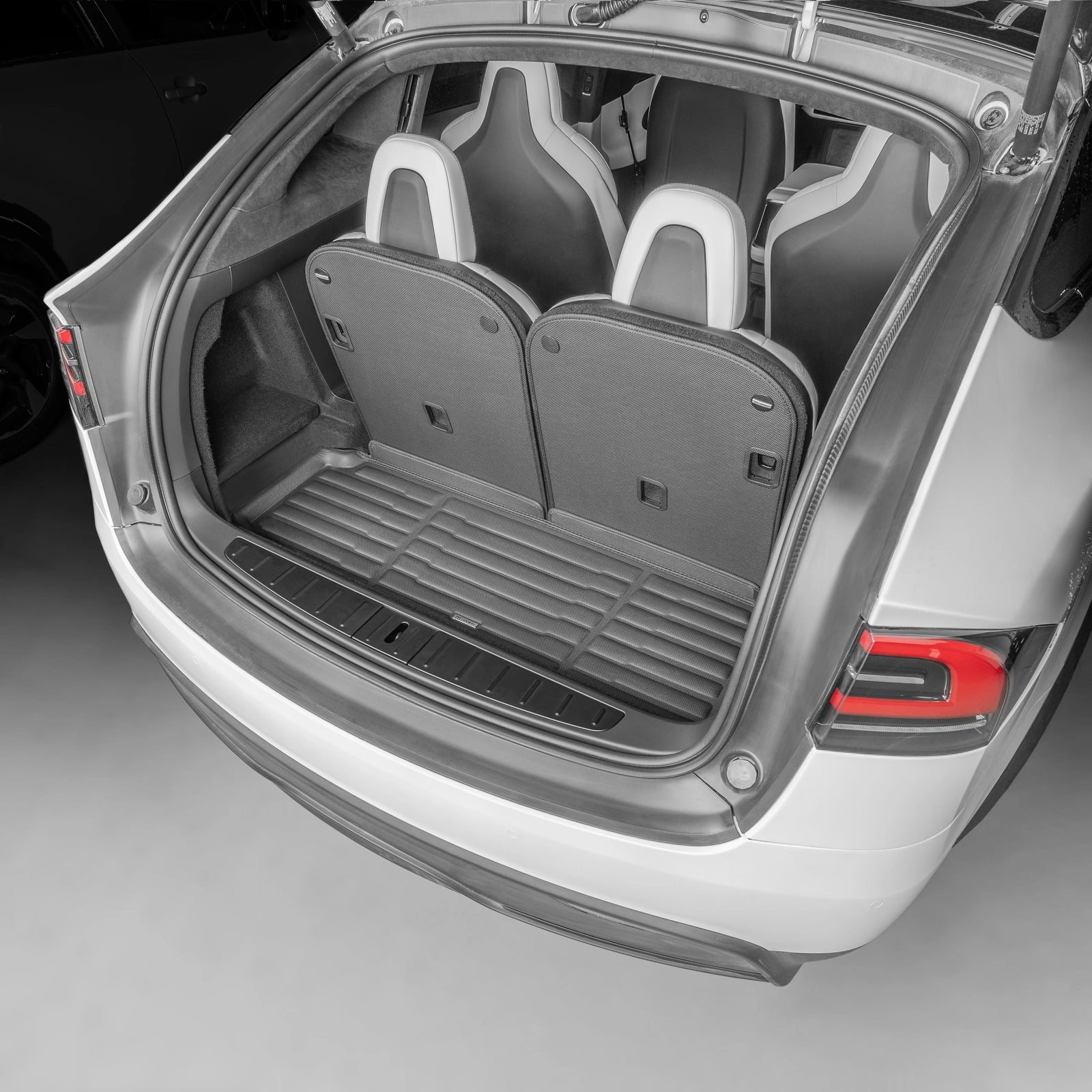 Tapis de coffre TuxMat SuperTrunk avec protection de dossier de siège | Tesla Model X (2022-2024)