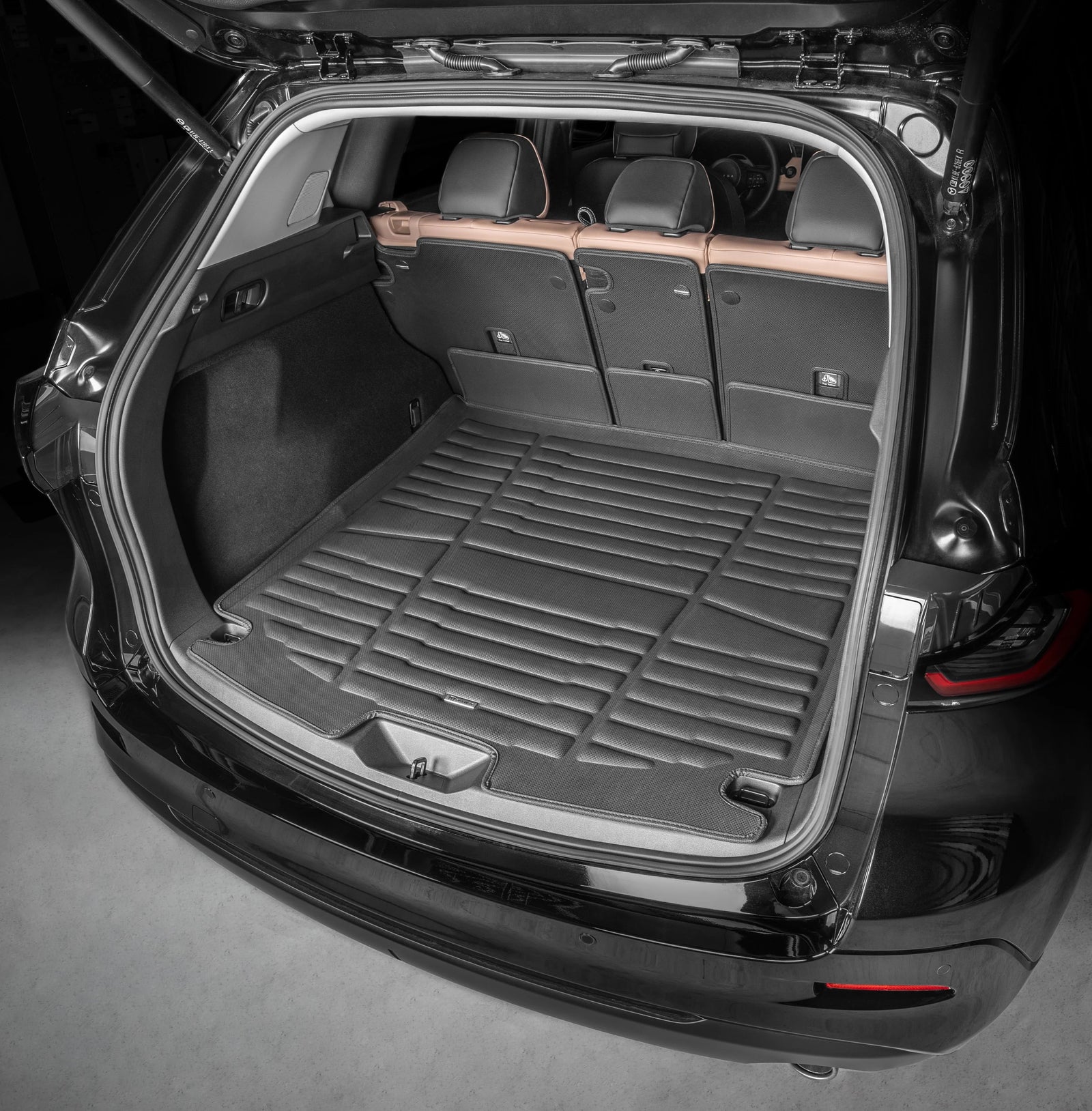 Tapis de coffre TuxMat SuperTrunk avec protection des dossiers de siège | Mazda CX-5 (2026)